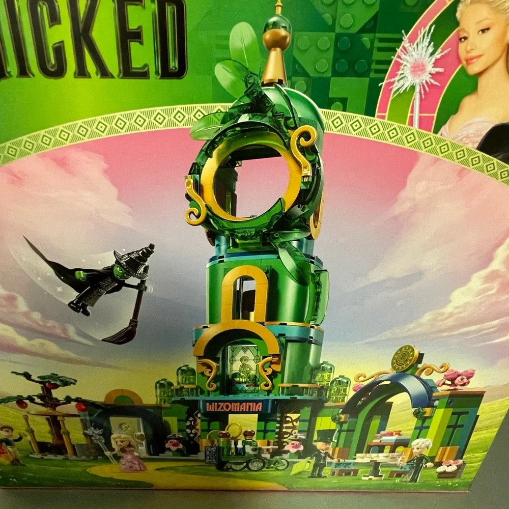 LEGO Wicked WelcomeTo Emerald City 75684 945Pcs 9+ Playset - Green/Gold/Pink NIB - Picture 9 of 13